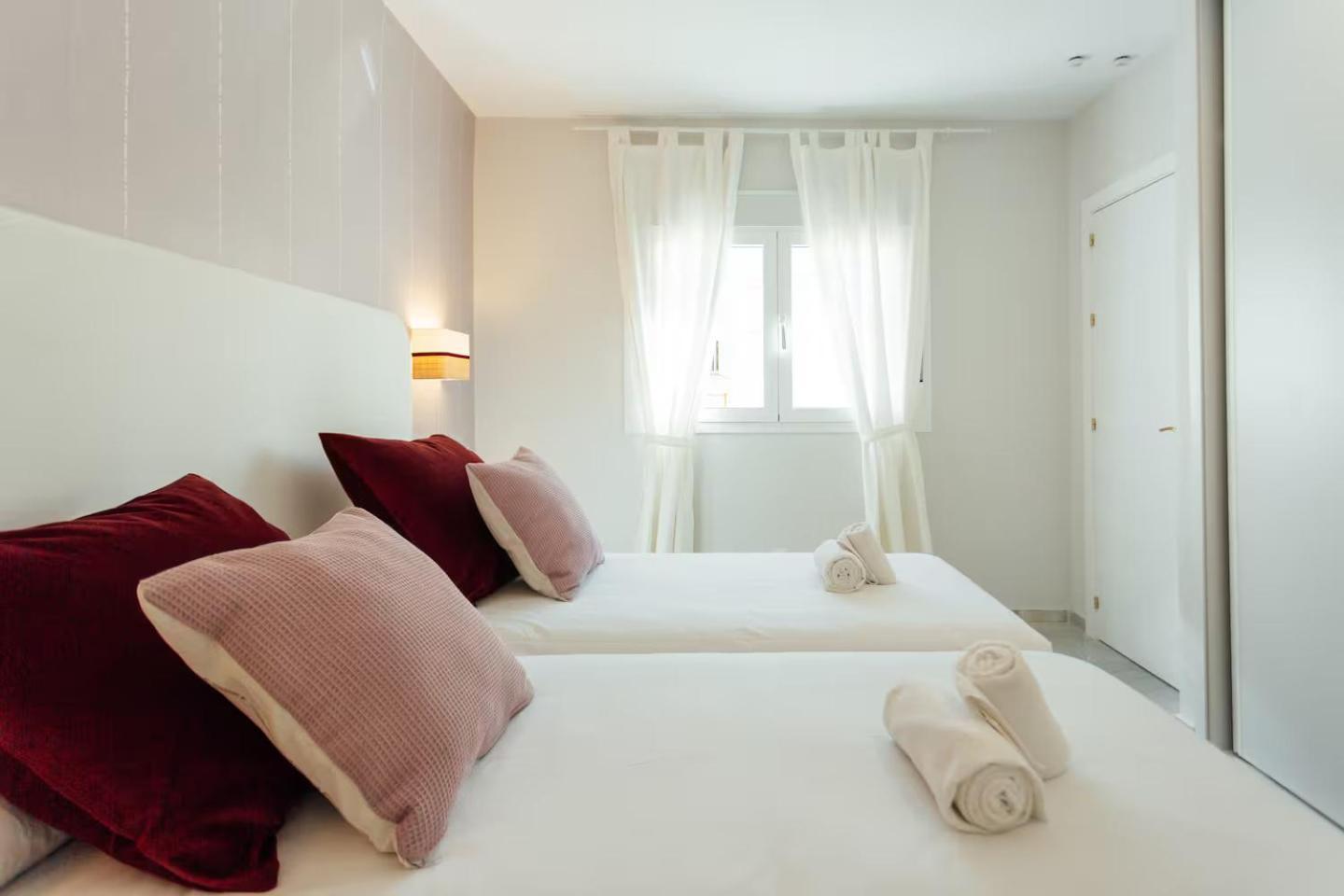 Reformed And Comfy- 2Bd 2Bth- Arenal Apartamento Sevilha Exterior foto