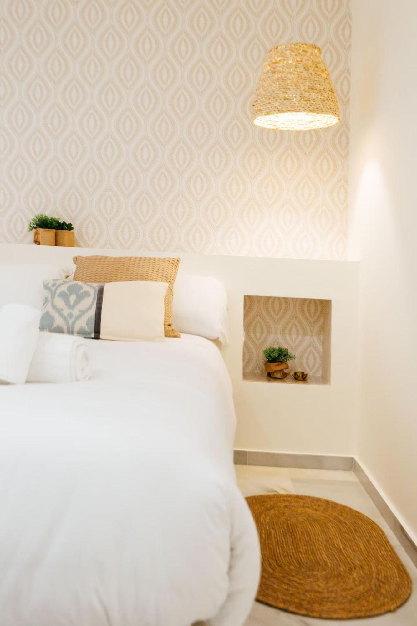 Reformed And Comfy- 2Bd 2Bth- Arenal Apartamento Sevilha Exterior foto
